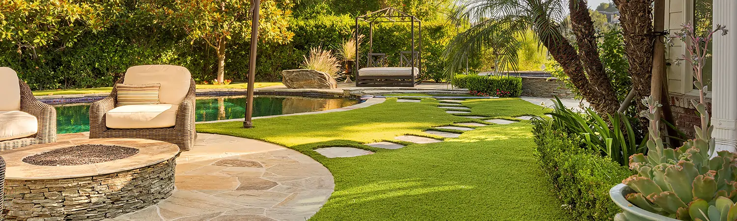 Artificial grass backyard installed by SYNLawn