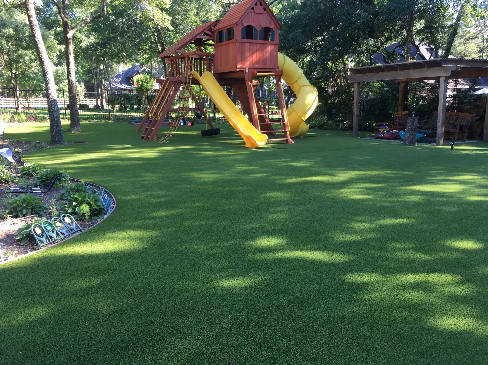 Backyard Playground turf with play area